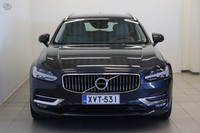 Volvo V90 2