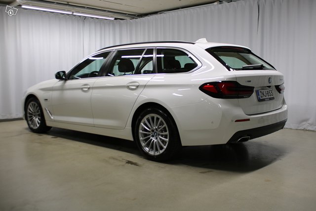 BMW 5-sarja 4