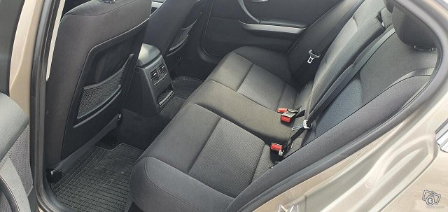 BMW 320 12