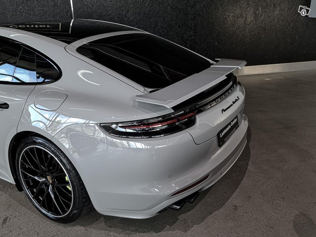 Porsche Panamera 6