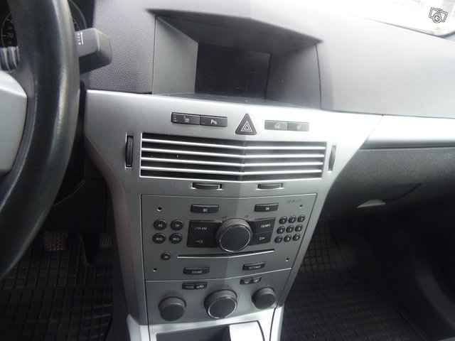 Opel Astra 8