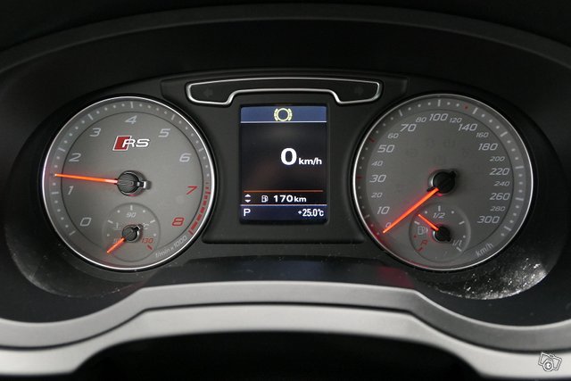 Audi RS Q3 16