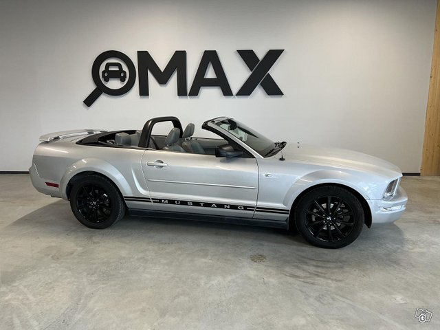 Ford Mustang 2