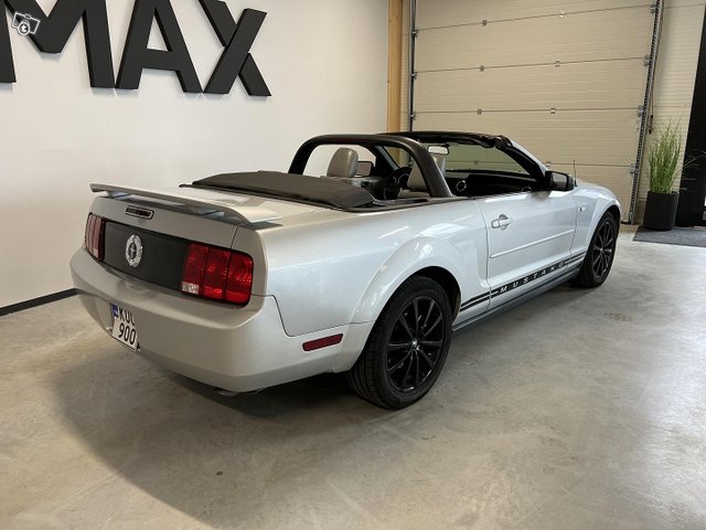 Ford Mustang 3