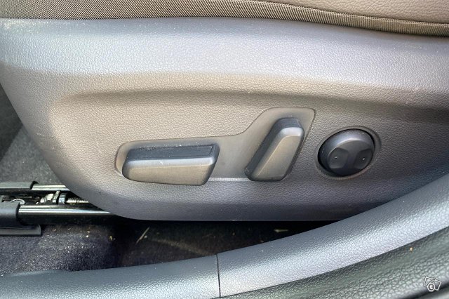 Hyundai IONIQ Plug-in 9