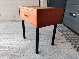 Ei niin pelottava teak lipasto yöpöytä, Hyllyt ja säilytys, Sisustus ja huonekalut, Rovaniemi, Tori.fi Ei niin pelottava teak lipasto yöpöytä, Hyllyt ja säilytys, Sisustus ja huonekalut, Rovaniemi, Tori.fi