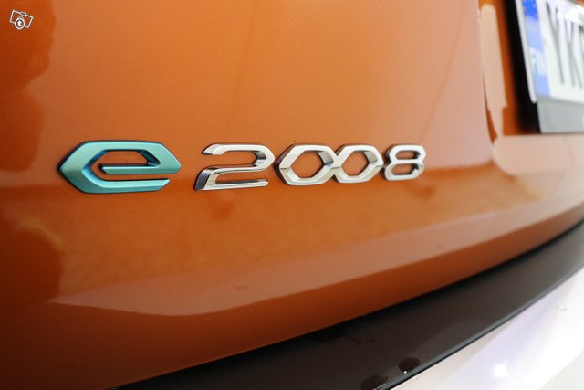 Peugeot E-2008 3