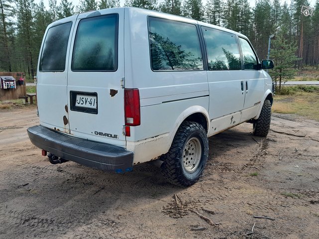 Chevrolet Astro 5