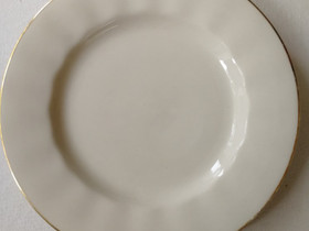 Arabian Vanha Leipälautanen, Ruokailuastiat ja aterimet, Keittiötarvikkeet ja astiat, Kotka, Tori.fi Arabian Vanha Leipälautanen, Ruokailuastiat ja aterimet, Keittiötarvikkeet ja astiat, Kotka, Tori.fi
