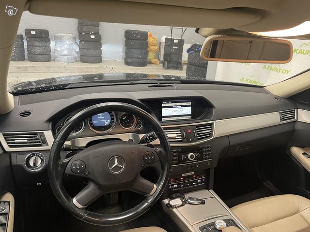 Mercedes-Benz 350 12