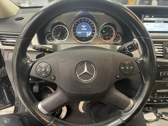 Mercedes-Benz 350 14