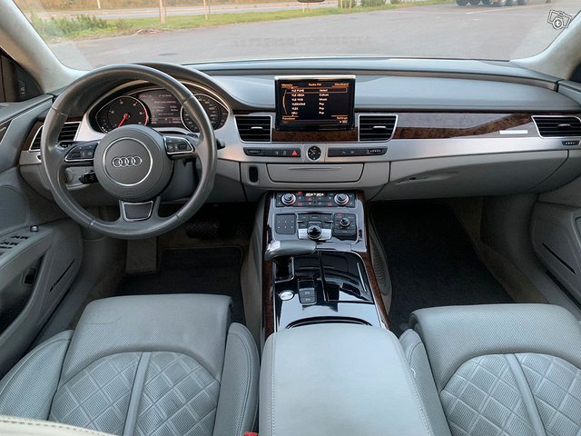 Audi A8 5