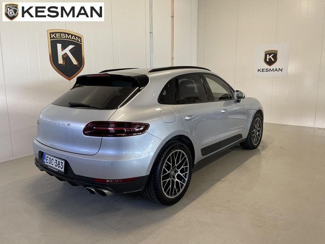 Porsche Macan 6