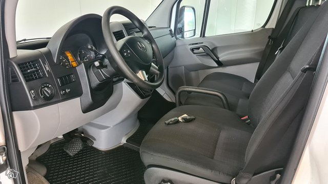 Mercedes-Benz Sprinter 7