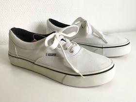 Valkoiset Skater-tennarit, koko 37, Vaatteet ja kengät, Helsinki, Tori.fi Valkoiset Skater-tennarit, koko 37, Vaatteet ja kengät, Helsinki, Tori.fi