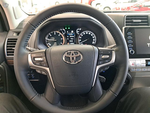 Toyota Land Cruiser 12