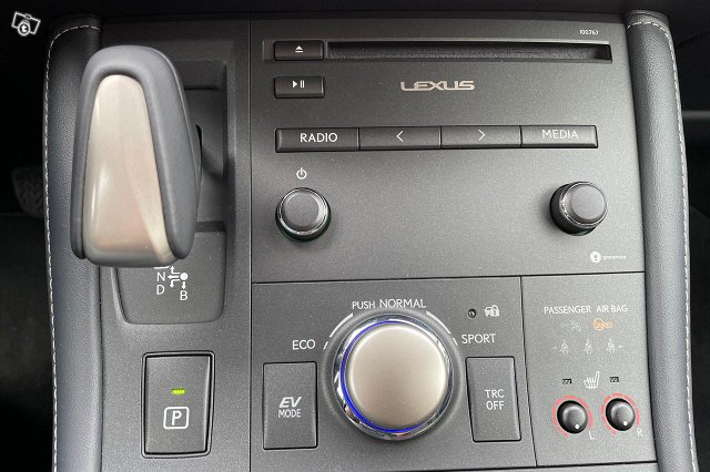 Lexus CT 16