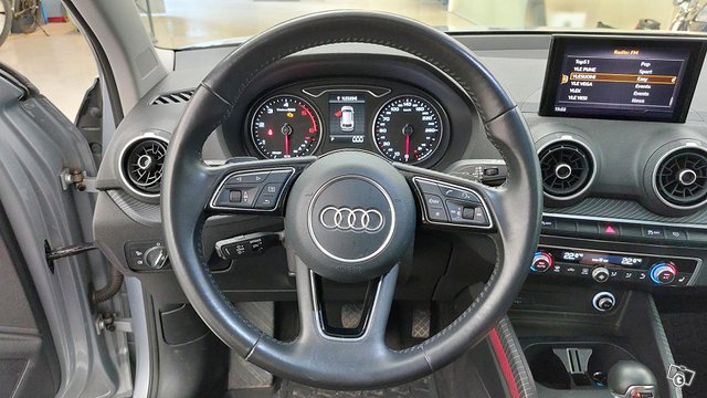 Audi Q2 22