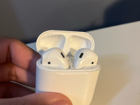 Apple AirPods nappikuulokkeet, Puhelintarvikkeet, Puhelimet ja tarvikkeet, Vantaa, Tori.fi Apple AirPods nappikuulokkeet, Puhelintarvikkeet, Puhelimet ja tarvikkeet, Vantaa, Tori.fi