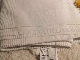 Päiväpeitteet, Sängyt ja makuuhuone, Sisustus ja huonekalut, Joensuu, Tori.fi Päiväpeitteet, Sängyt ja makuuhuone, Sisustus ja huonekalut, Joensuu, Tori.fi