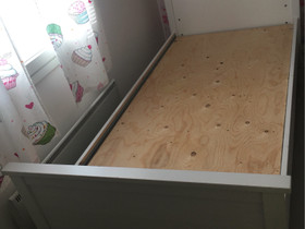 Ikea Hemnes sänky, Sängyt ja makuuhuone, Sisustus ja huonekalut, Seinäjoki, Tori.fi Ikea Hemnes sänky, Sängyt ja makuuhuone, Sisustus ja huonekalut, Seinäjoki, Tori.fi