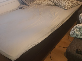 120cm sänky, Sängyt ja makuuhuone, Sisustus ja huonekalut, Pori, Tori.fi 120cm sänky, Sängyt ja makuuhuone, Sisustus ja huonekalut, Pori, Tori.fi