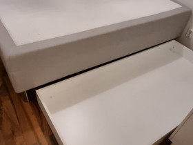Runkopatjasänky 140x200, Sängyt ja makuuhuone, Sisustus ja huonekalut, Helsinki, Tori.fi Runkopatjasänky 140x200, Sängyt ja makuuhuone, Sisustus ja huonekalut, Helsinki, Tori.fi
