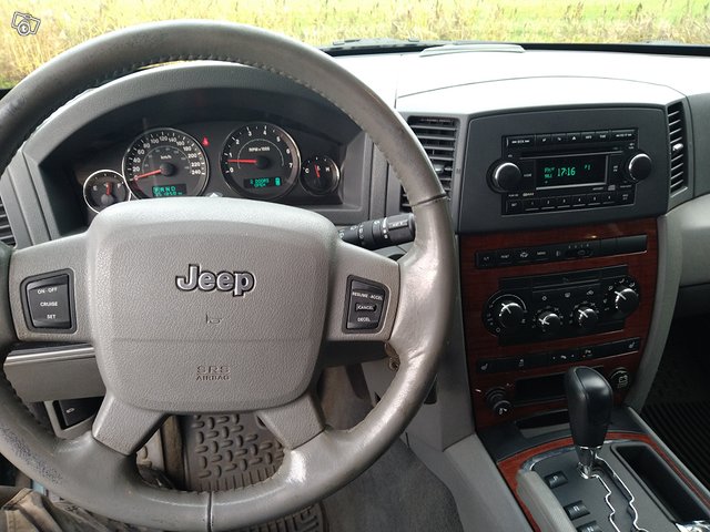 Jeep Grand Cherokee 12