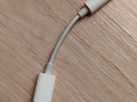 Apple kuulokesovitin, Puhelintarvikkeet, Puhelimet ja tarvikkeet, Helsinki, Tori.fi Apple kuulokesovitin, Puhelintarvikkeet, Puhelimet ja tarvikkeet, Helsinki, Tori.fi