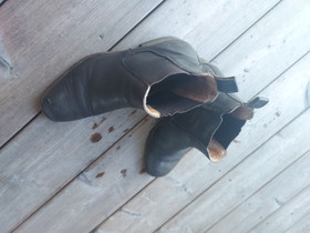 CRW ratsastusnilkkurit 39, Satulat ja varusteet, Hevoset ja hevosurheilu, Kangasala, Tori.fi CRW ratsastusnilkkurit 39, Satulat ja varusteet, Hevoset ja hevosurheilu, Kangasala, Tori.fi