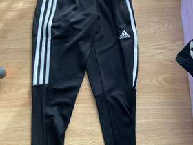 Adidas verkkarit 128cm, Lastenvaatteet ja kengät, Vantaa, Tori.fi Adidas verkkarit 128cm, Lastenvaatteet ja kengät, Vantaa, Tori.fi
