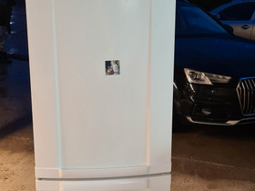 Electrolux täyskorkea jääkaappipakastin kuljetukse, Jääkaapit ja pakastimet, Kodinkoneet, Espoo, Tori.fi Electrolux täyskorkea jääkaappipakastin kuljetukse, Jääkaapit ja pakastimet, Kodinkoneet, Espoo, Tori.fi