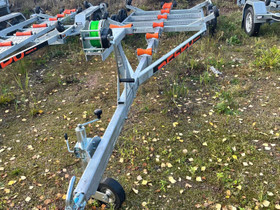 Respo 2400V682J210 Rantatraileri, Veneen varusteet ja varaosat, Venetarvikkeet ja veneily, Hamina, Tori.fi Respo 2400V682J210 Rantatraileri, Veneen varusteet ja varaosat, Venetarvikkeet ja veneily, Hamina, Tori.fi