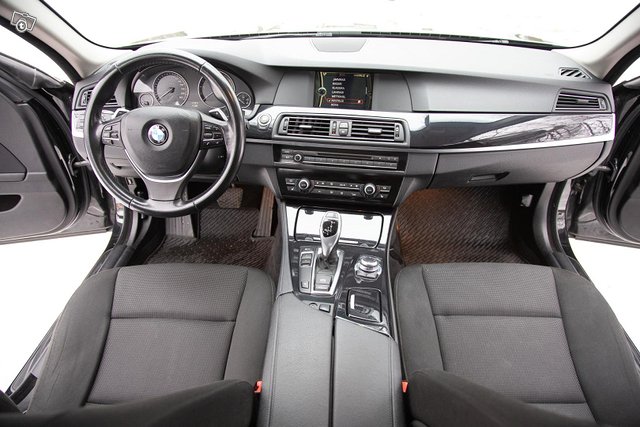 BMW 520 21