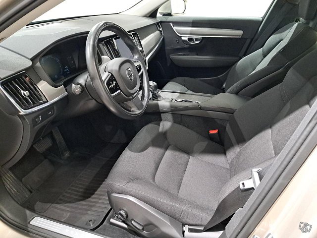 VOLVO S90 8