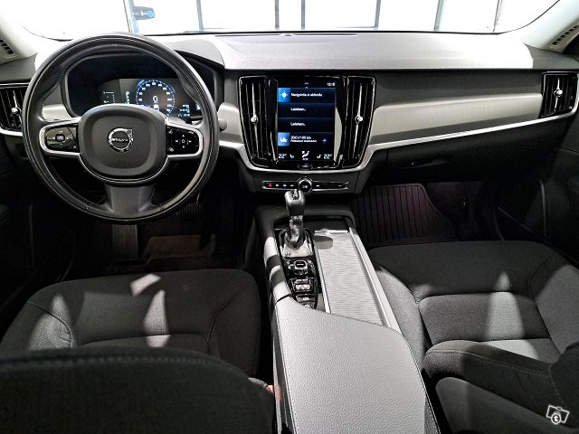 VOLVO S90 10