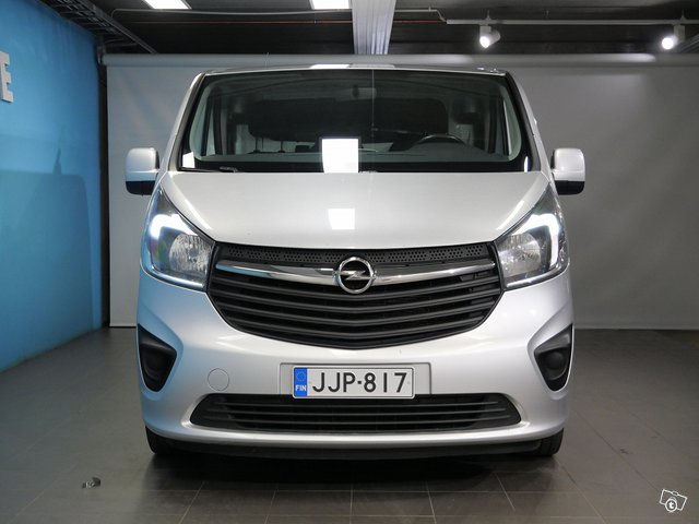 Opel Vivaro-B 4