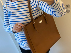 Michael Kors olkalaukku, Laukut ja hatut, Asusteet ja kellot, Vantaa, Tori.fi Michael Kors olkalaukku, Laukut ja hatut, Asusteet ja kellot, Vantaa, Tori.fi