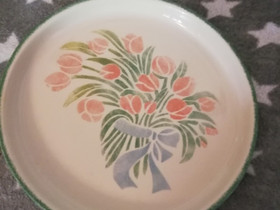 Pentikin piirasvuoka, Tarjoiluastiat, Keittiötarvikkeet ja astiat, Kotka, Tori.fi Pentikin piirasvuoka, Tarjoiluastiat, Keittiötarvikkeet ja astiat, Kotka, Tori.fi