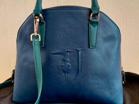 Trussardi Jeans sininen laukku, Laukut ja hatut, Asusteet ja kellot, Helsinki, Tori.fi Trussardi Jeans sininen laukku, Laukut ja hatut, Asusteet ja kellot, Helsinki, Tori.fi