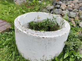 Kaivon rengas, Ruukut, kivet ja koristeet, Piha ja puutarha, Lapinlahti, Tori.fi Kaivon rengas, Ruukut, kivet ja koristeet, Piha ja puutarha, Lapinlahti, Tori.fi