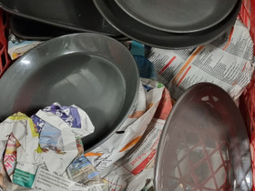 Laatikollinen astioita, Ruokailuastiat ja aterimet, Keittiötarvikkeet ja astiat, Pori, Tori.fi Laatikollinen astioita, Ruokailuastiat ja aterimet, Keittiötarvikkeet ja astiat, Pori, Tori.fi