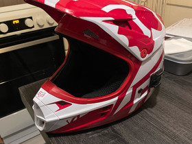 Fox crossikypärä koko S, Ajoasut, kengät ja kypärät, Mototarvikkeet ja varaosat, Oulu, Tori.fi Fox crossikypärä koko S, Ajoasut, kengät ja kypärät, Mototarvikkeet ja varaosat, Oulu, Tori.fi