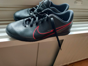 Futsal kengät Nike 38, Pallopelit, Urheilu ja ulkoilu, Lapua, Tori.fi Futsal kengät Nike 38, Pallopelit, Urheilu ja ulkoilu, Lapua, Tori.fi