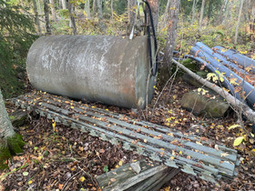 Polttoainesäiliö 2100litraa, Muut koneet ja tarvikkeet, Työkoneet ja kalusto, Padasjoki, Tori.fi Polttoainesäiliö 2100litraa, Muut koneet ja tarvikkeet, Työkoneet ja kalusto, Padasjoki, Tori.fi