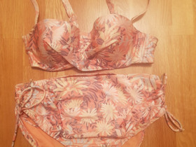 Bikinit, Vaatteet ja kengät, Kempele, Tori.fi Bikinit, Vaatteet ja kengät, Kempele, Tori.fi