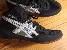 33 painikengät Asics ja Adidas, Kamppailulajit, Urheilu ja ulkoilu, Sastamala, Tori.fi 33 painikengät Asics ja Adidas, Kamppailulajit, Urheilu ja ulkoilu, Sastamala, Tori.fi