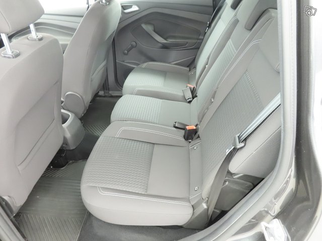 Ford C-Max 9