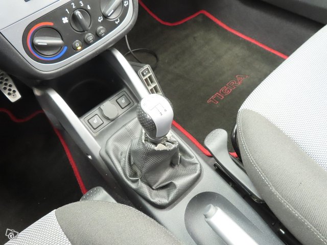 Opel Tigra 22