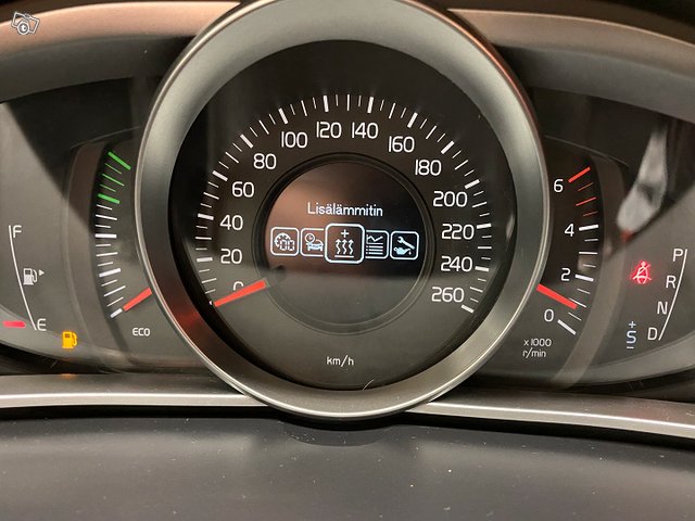 Volvo V40 15